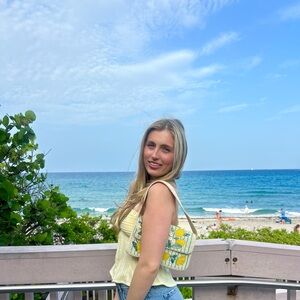 Meet your Posher, Ella